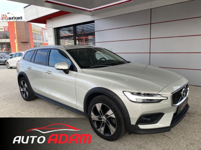 Volvo V60 Cross Country 2.0 D4 190 AWD MOMENTUM A/T