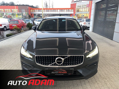 Volvo V60 Cross Country 2.0 D4 190 AWD MOMENTUM A/T