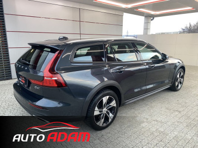 Volvo V60 Cross Country 2.0 D4 190 AWD MOMENTUM A/T