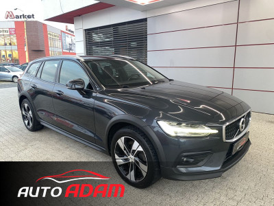 Volvo V60 Cross Country 2.0 D4 190 AWD MOMENTUM A/T